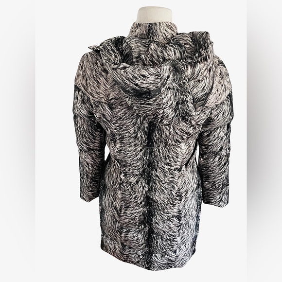 Oscar De La Renta Puffer Coat Silk Gray Fur Print 2011 Collection Women Sz 6 - Picture 2 of 15